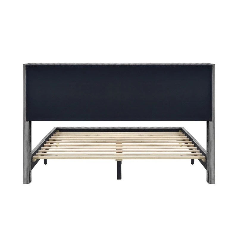 Lit plateforme élégant en bois tapissé avec tête de lit capitonnée